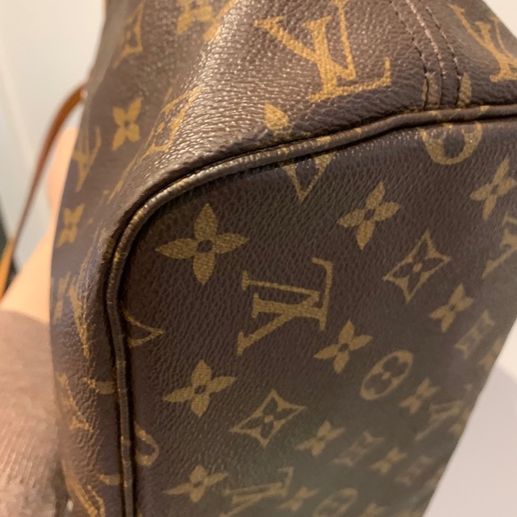 Louis Vuitton Monogram Neverfull MM - Picture 6 of 16